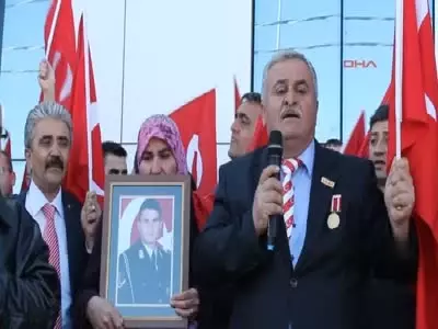 Akil İnsanlar Heyeti'ne Kastamonu'da Protesto Akil İnsanlar Heyeti'ne Kastamonu'da Protesto