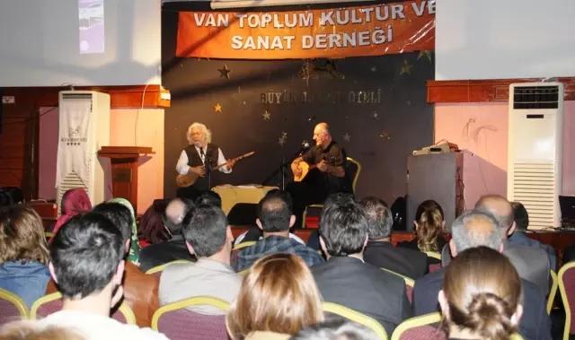 Van'da Erkan Oğur ve İsmail Hakkı Demircioğlu Konseri Van'da Erkan Oğur ve İsmail Hakkı Demircioğlu Konseri