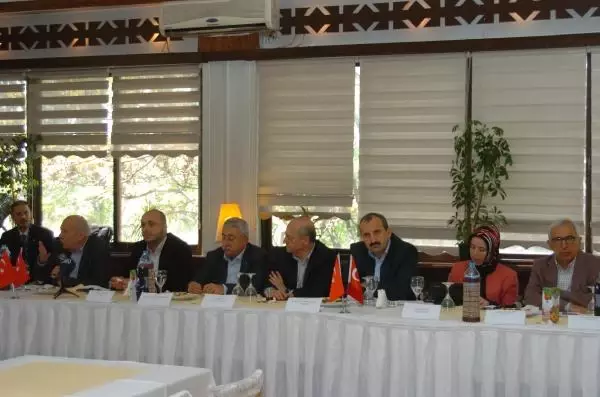 Akil İnsanlar Heyeti Karabük'te Protesto Edildi (2) Akil İnsanlar Heyeti Karabük'te Protesto Edildi (2)
