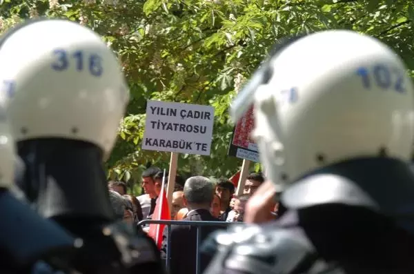 Akil İnsanlar'a Karabük'te Protesto Akil İnsanlar'a Karabük'te Protesto