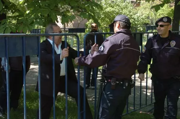 Akil İnsanlar'a Karabük'te Protesto Akil İnsanlar'a Karabük'te Protesto