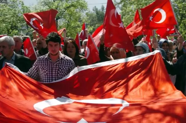 Akil İnsanlar'a Karabük'te Protesto Akil İnsanlar'a Karabük'te Protesto