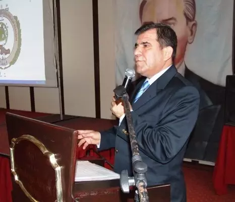 Ankara İl Milli Eğitim Müdürü Aydoğan, Öğrencisine Röportaj Verdi Ankara İl Milli Eğitim Müdürü Aydoğan, Öğrencisine Röportaj Verdi