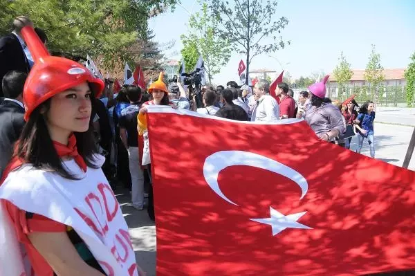 Hakyemez: Hükümetin Propagandasını Yapmıyoruz Hakyemez: Hükümetin Propagandasını Yapmıyoruz