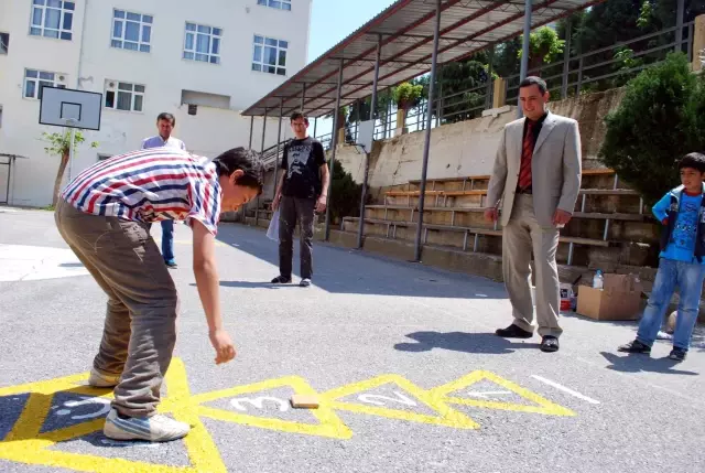 Fedakar Öğretmen
