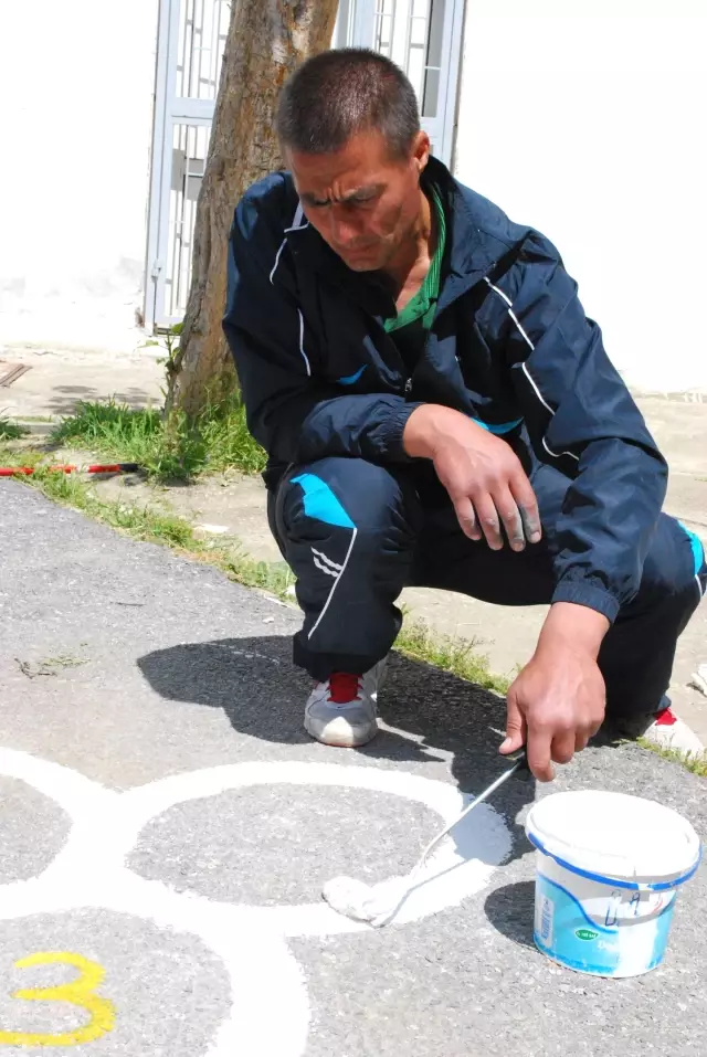 Fedakar Öğretmen