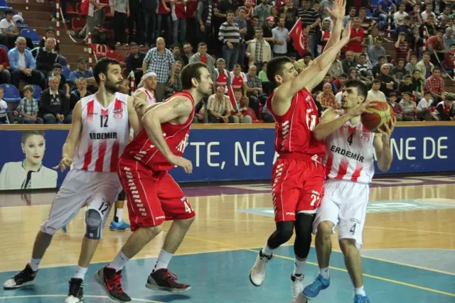 Erdemir, Tofaş'a Kaybetti: 70-79 Erdemir, Tofaş'a Kaybetti: 70-79