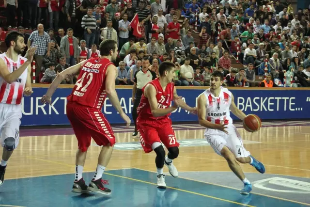 Erdemir, Tofaş'a Kaybetti: 70-79 Erdemir, Tofaş'a Kaybetti: 70-79
