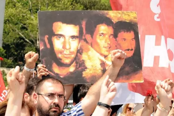 Dolmabahçe'de Denizler'i Andılar Dolmabahçe'de Denizler'i Andılar