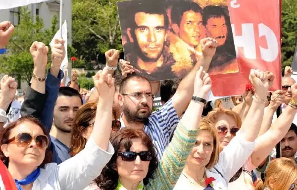 Dolmabahçe'de Denizler'i Andılar Dolmabahçe'de Denizler'i Andılar