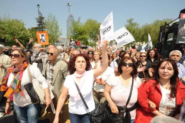 Dolmabahçe'de Denizler'i Andılar Dolmabahçe'de Denizler'i Andılar