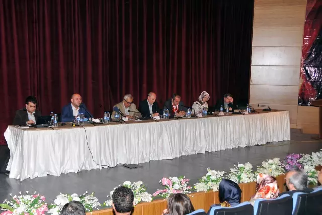 Akil İnsanlar Karadeniz Komisyonu Üyeleri Gümüşhane'de Akil İnsanlar Karadeniz Komisyonu Üyeleri Gümüşhane'de