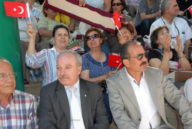 Sarızeybek Söyleşiye Katıldı Sarızeybek Söyleşiye Katıldı