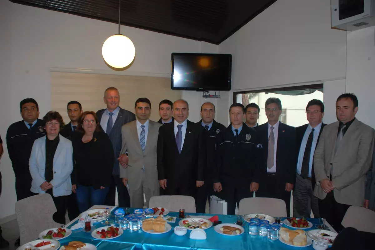 Emniyet Teşkilatı ile Muhtarlar Kahvaltıda Buluştu