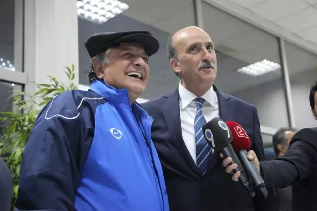 Elazığspor'dan Basın Mensuplarına Yemek Elazığspor'dan Basın Mensuplarına Yemek