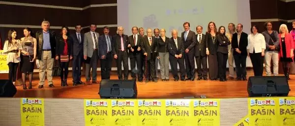 Dadaş Film Festivalinde 'Lal Gece'ye 4 Ödül Dadaş Film Festivalinde 'Lal Gece'ye 4 Ödül