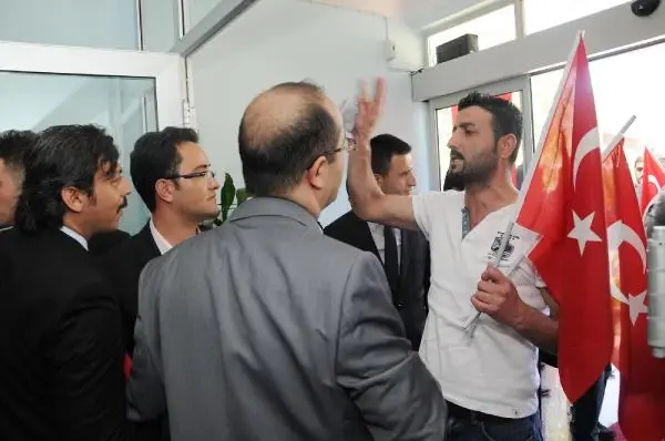 Akil İnsanlar Heyeti Başkanı Hakyemez'in Açıklaması Akil İnsanlar Heyeti Başkanı Hakyemez'in Açıklaması