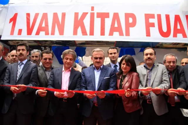 Van'ın İlk Fuarı,Yayınevlerini Bir Araya Getirdi