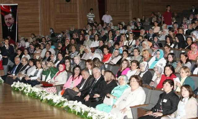 'Yerel Yönetimlerde Kadın Zirvesi' Toplantısı