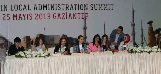 'Yerel Yönetimlerde Kadın Zirvesi' Toplantısı