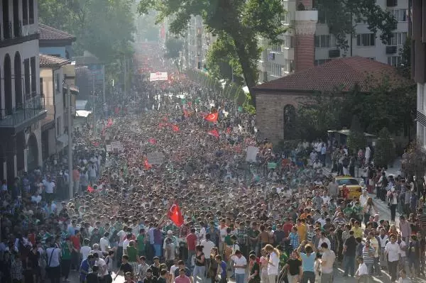 Bursa'da Gezi Parkı Protestosu (4) Bursa'da Gezi Parkı Protestosu (4)