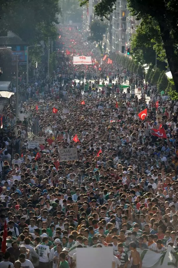 Bursa'da Gezi Parkı Protestosu (4) Bursa'da Gezi Parkı Protestosu (4)
