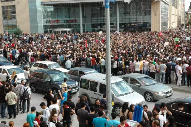 Eskişehir'de 'Gezi Parkı' Protestosu Eskişehir'de 'Gezi Parkı' Protestosu