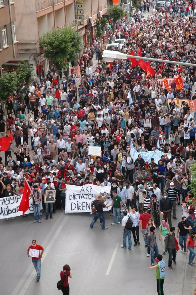 Eskişehir'de 'Gezi Parkı' Protestosu Eskişehir'de 'Gezi Parkı' Protestosu