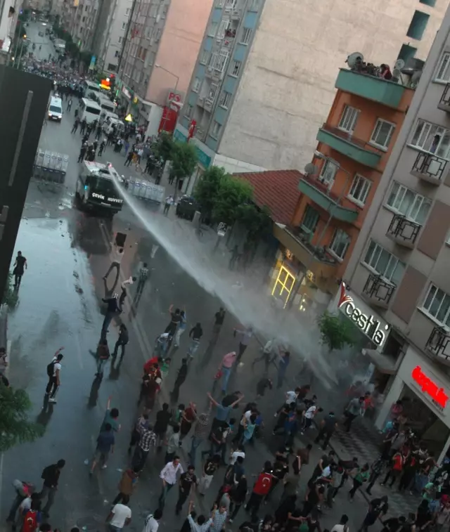 Eskişehir'de 'Gezi Parkı' Protestosu Eskişehir'de 'Gezi Parkı' Protestosu