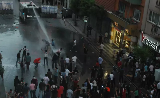 Eskişehir'de 'Gezi Parkı' Protestosu Eskişehir'de 'Gezi Parkı' Protestosu