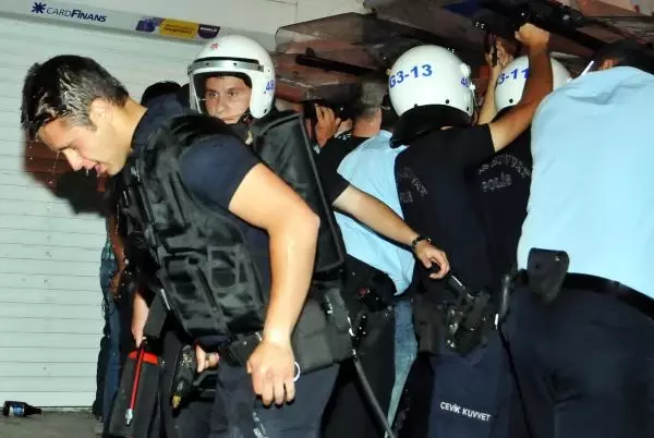 Bodrum'Da Gezi Parkı Eylemine 15 Bin Kişi Katıldı Bodrum'Da Gezi Parkı Eylemine 15 Bin Kişi Katıldı