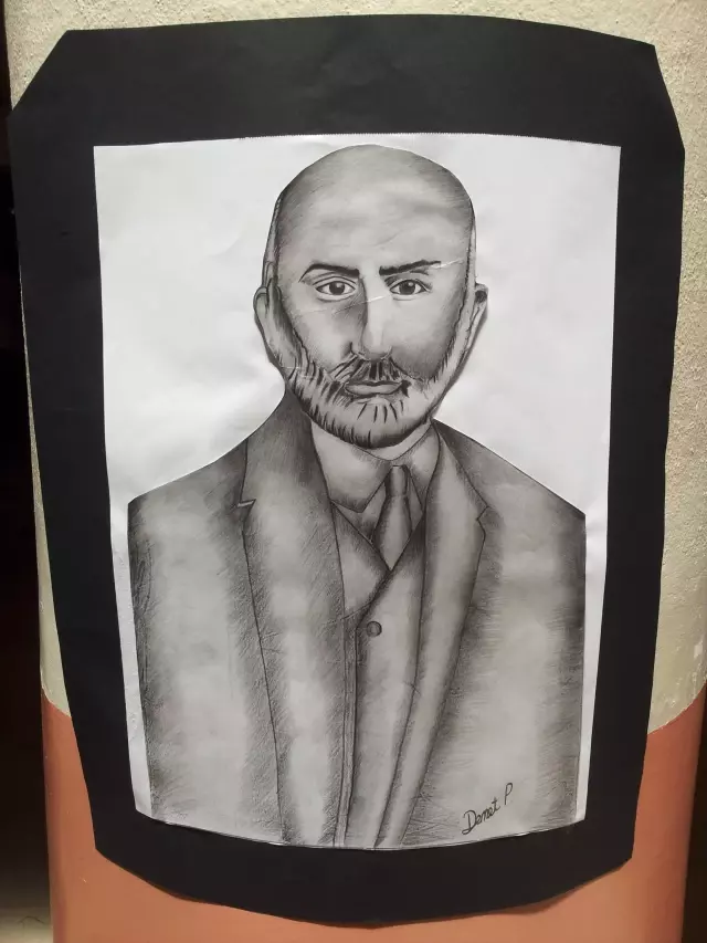 liseli ressam karakalem sergisi acti