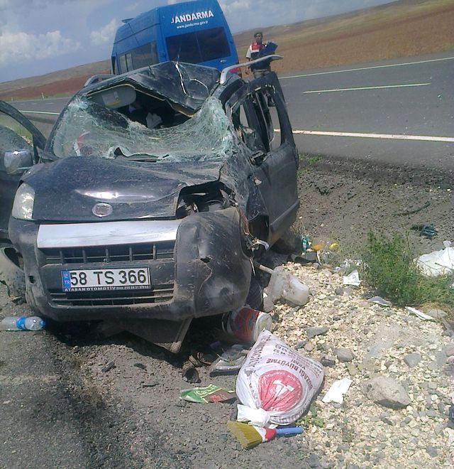 Yozgat�ta Trafik Kazası 1 Ölü 3 Yaralı Haberler