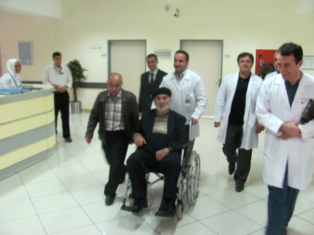 Yazar Hekimoğlu İsmail, Özel Erzurum Şifa Hastanesi'ni Ziyaret Etti