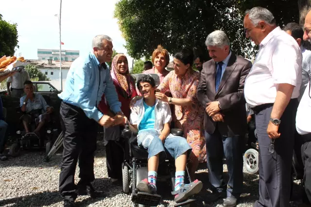 Görgen Selimoğlu'ndan Engellilere Akülü Araba