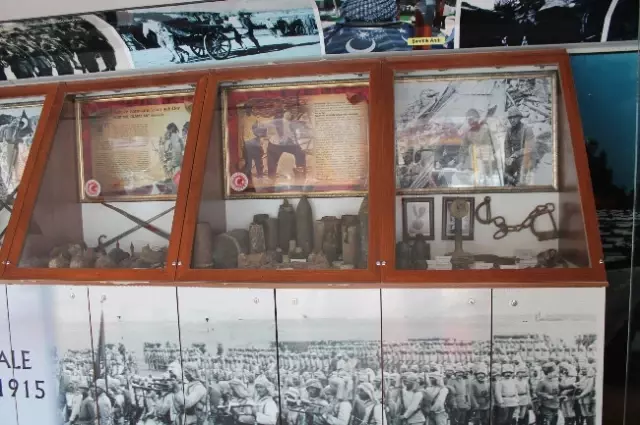 Çanakkale Savaş Müzesi Otobüsü Piazza'da Çanakkale Savaş Müzesi Otobüsü Piazza'da