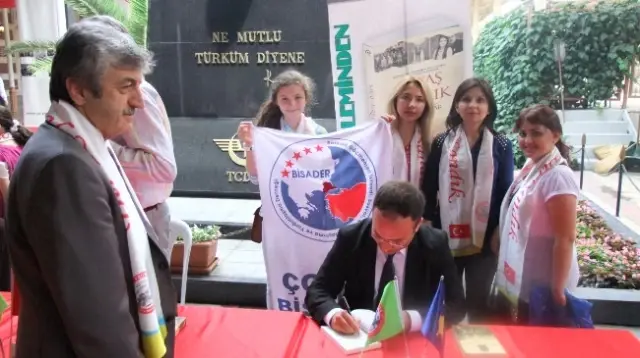 Yazar Ramis Çınar Okurlarıyla Buluştu Yazar Ramis Çınar Okurlarıyla Buluştu