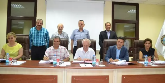 'Ekmeğimizi Bölüşüyoruz' Protokolü İmzalandı 'Ekmeğimizi Bölüşüyoruz' Protokolü İmzalandı