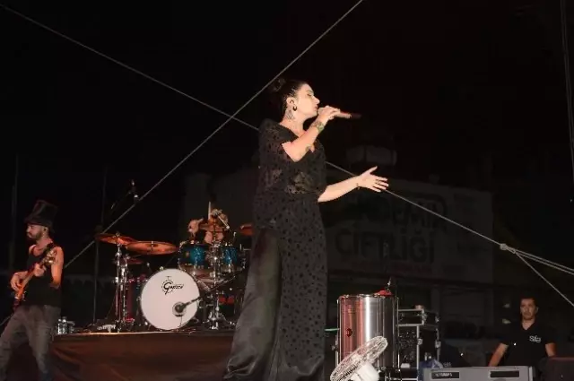 Sıla Memleketi Denizli�de Konser Verdi Haberler Magazin