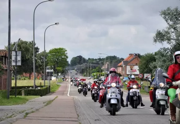 2300 Vespa'lı Belçika Sokaklarına Sığmadı