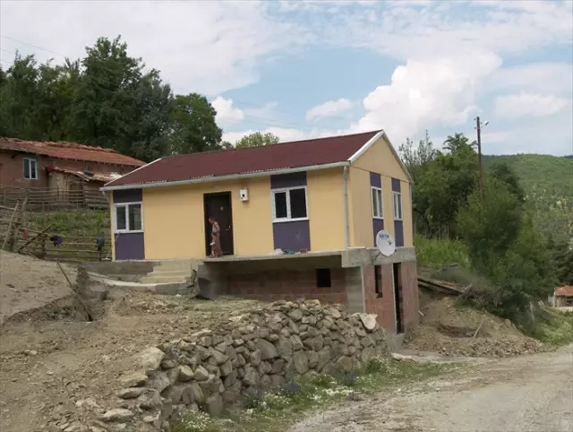 İhtiyaç Sahiplerine Prefabrik Ev Yardımı Haberler