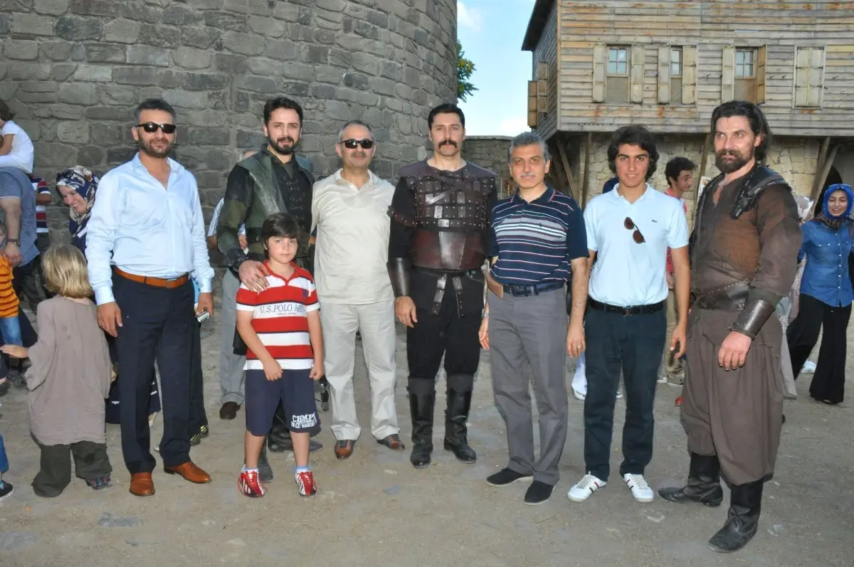 Osmanli Da Derin Devlet In Film Setine Surpriz Ziyaret Izmit