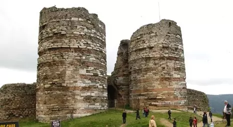 Yoros Kalesi'ndeki Kazılar Askeri Bölgeye Kaydırılmak İsteniyor Yoros Kalesi'ndeki Kazılar Askeri Bölgeye Kaydırılmak İsteniyor