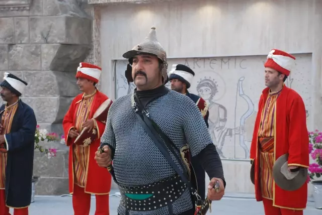 Mehteran Konseriyle 5 Bin Kişi Oruç Açtı
