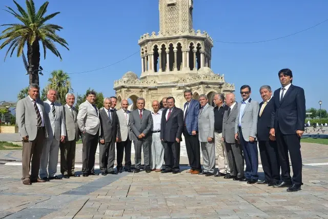 Başkan Kocaoğlu ve 17 İlçe Belediye Başkanı Vali Toprak'ı Ziyaret Etti