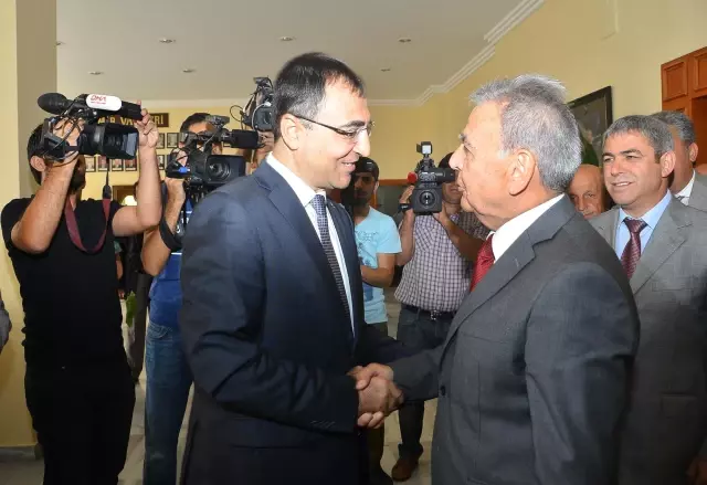 Başkan Kocaoğlu ve 17 İlçe Belediye Başkanı Vali Toprak'ı Ziyaret Etti