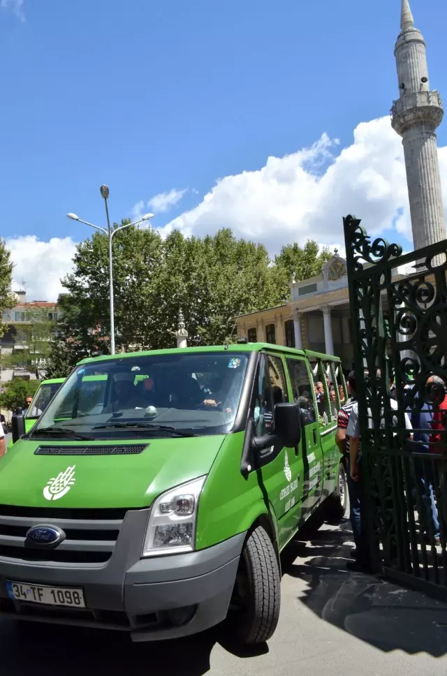 İş ve Sanat Dünyası Cenazede Buluştu İş ve Sanat Dünyası Cenazede Buluştu