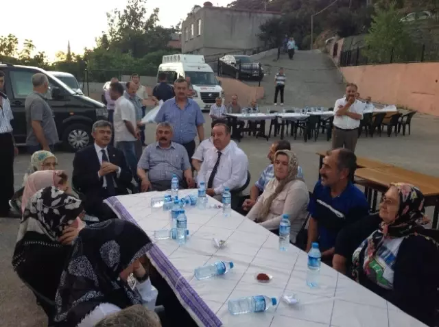 CHP Göbü'de 400 Kişiye İftar Verdi CHP Göbü'de 400 Kişiye İftar Verdi