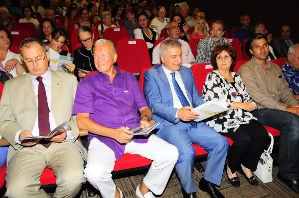 Ayşenur Arslan'a, Basın Özgürlüğü Ödülü Ayşenur Arslan'a, Basın Özgürlüğü Ödülü