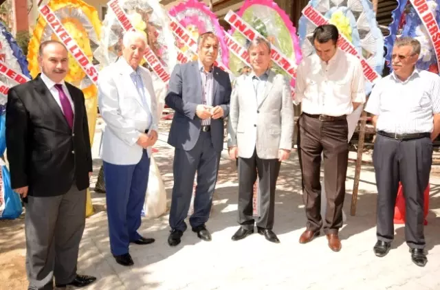 Muş'ta Bimeks Mağazası İndirimlerle Açıldı